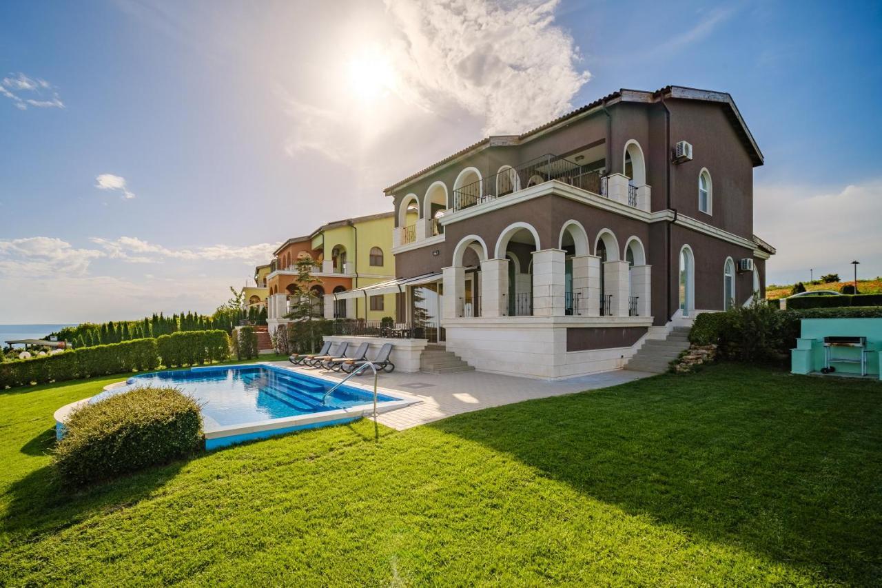 Lighthouse Luxe Estate Apart & Villas Балчик Экстерьер фото