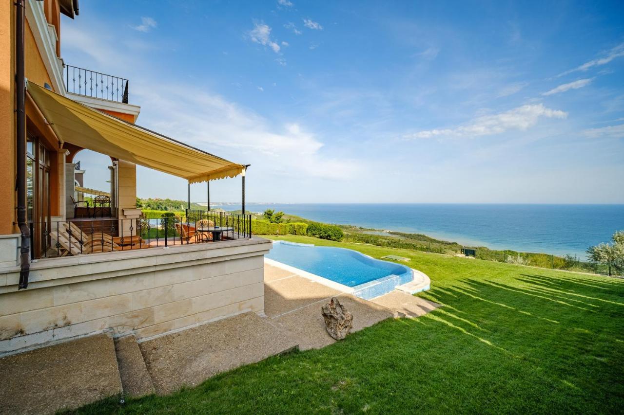 Lighthouse Luxe Estate Apart & Villas Балчик Экстерьер фото